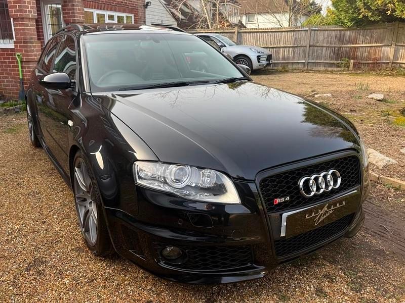 Used Audi RS4 420 HP (308 kW) 2007 Black Estate
