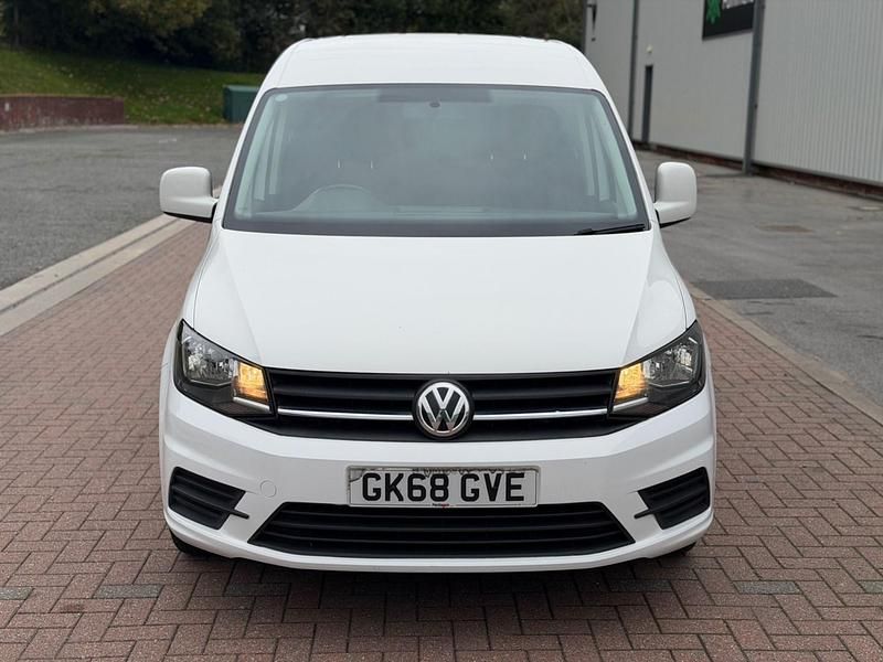 Usado VW Caddy Trendline 102 HP (75 kW) 2018 Branco Monovolume