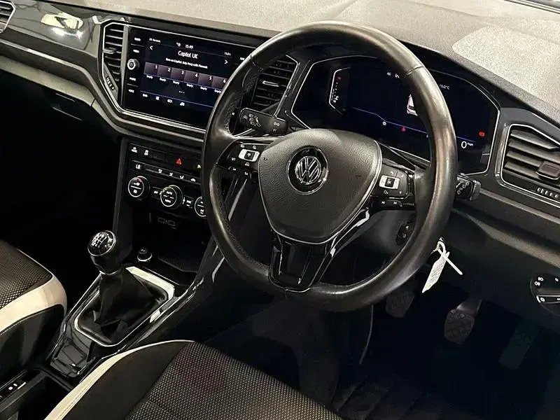 Used VW T-Roc SEL 115 HP (84 kW) 2018 Blue SUV