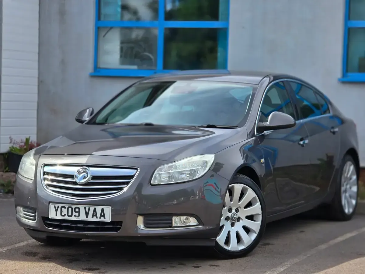 Used Vauxhall Insignia 160 HP (117 kW) 2009 Grey Hatchback