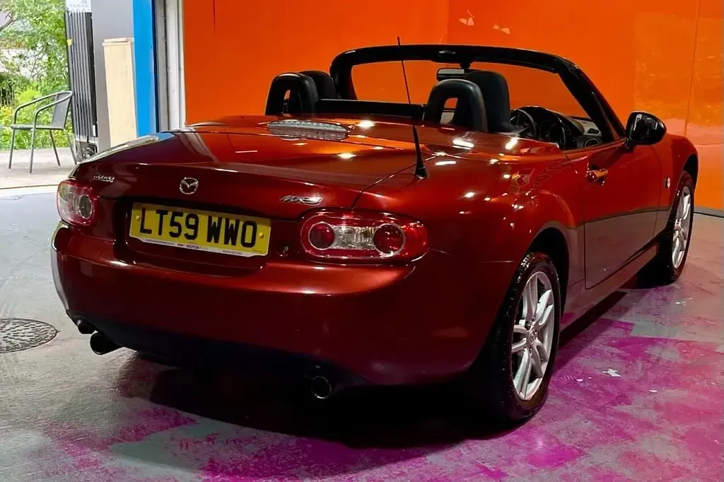 Usado Mazda MX5 161 HP (118 kW) 2009 Vermelho Cabrios