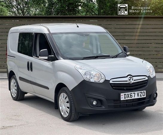 Silver Used 2017 Vauxhall Combo MPV | £8,394 - Image 1/1