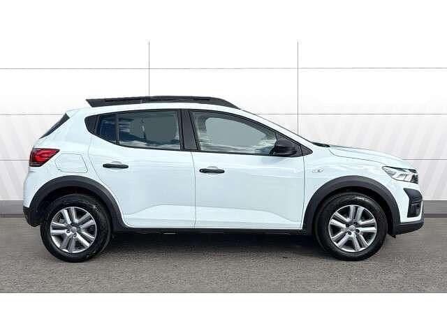Gebraucht Dacia Sandero Essentiel 90 PS (66 kW) 2023 Weiß SUV