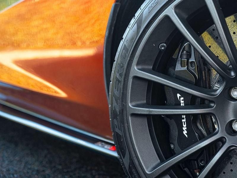 Used McLaren 570S 570 HP (419 kW) 2016 Orange Coupe