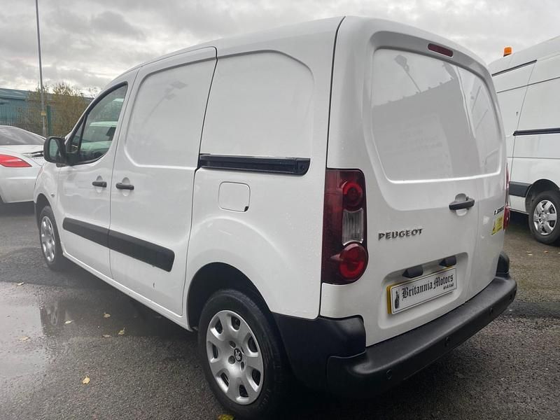 Used Peugeot Partner 2017 White MPV
