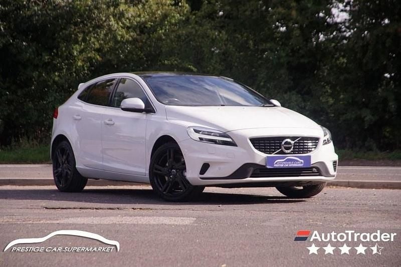 White Used 2018 Volvo V40 R-Design Pro Estate | £14,399 (Fair price) - Image 1/4