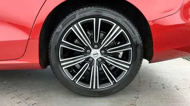 Used Volvo V60 Inscription 163 HP (119 kW) 2022 Fusion red Estate