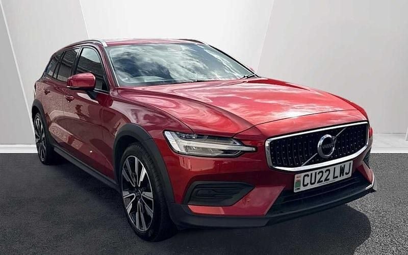 Used 2022 Volvo V60 CC Estate | £24,250 (Fair price) - Image 1/3
