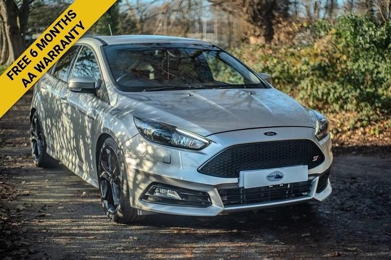 Used Ford Focus ST 250 HP (183 kW) 2018 Silver Hatchback