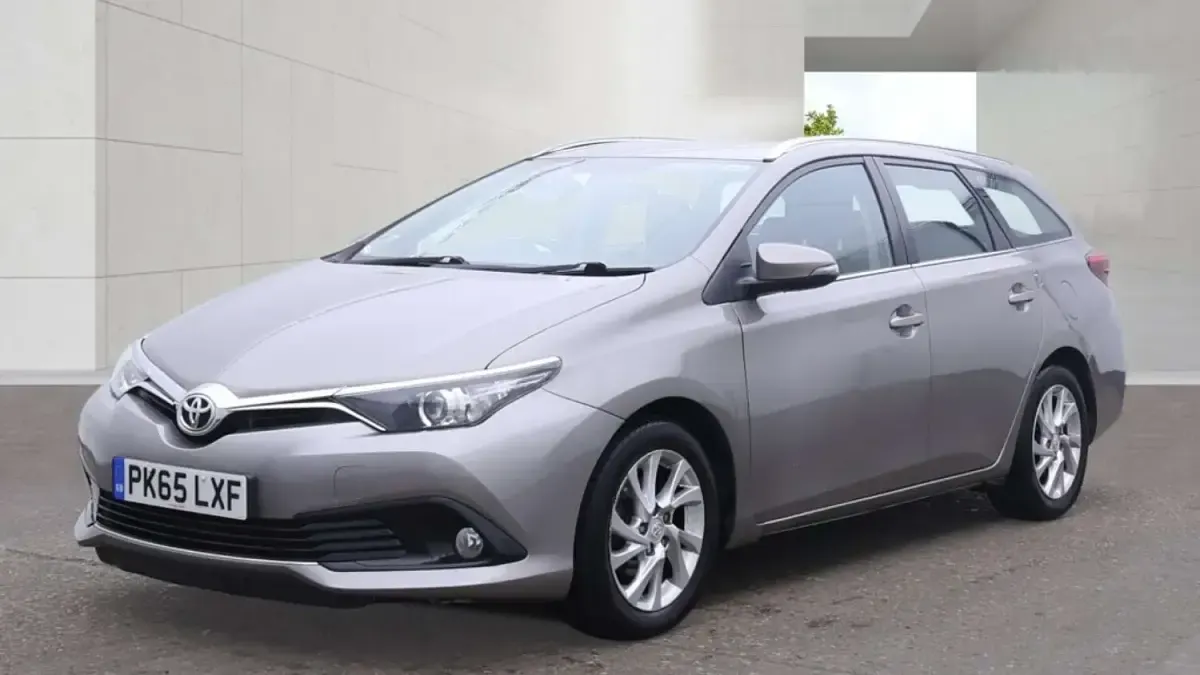Used Toyota Auris Business Edition 2015 Bronze Estate