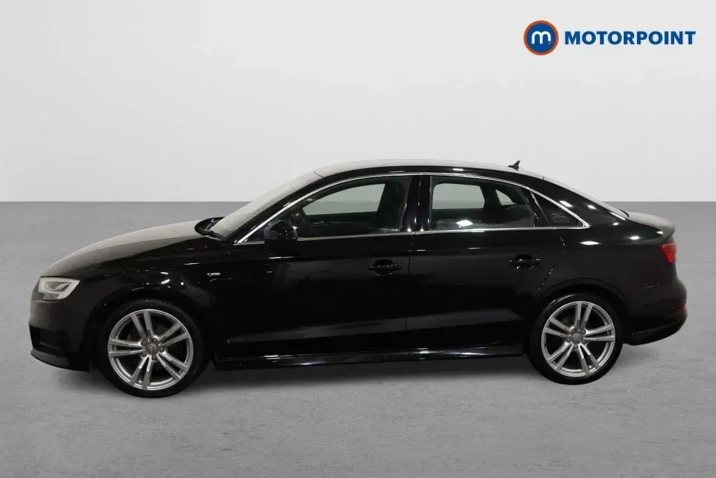 Usado Audi A3 S-Line 150 CV (110 kW) 2018 Negro Berlina