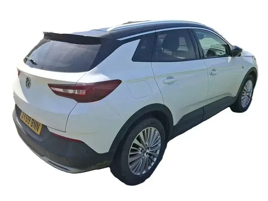 Used Vauxhall Grandland X Business Edition 130 HP (95 kW) 2020 White SUV
