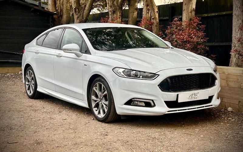 Usado Ford Mondeo ST-Line 180 HP (132 kW) 2017 Citadino