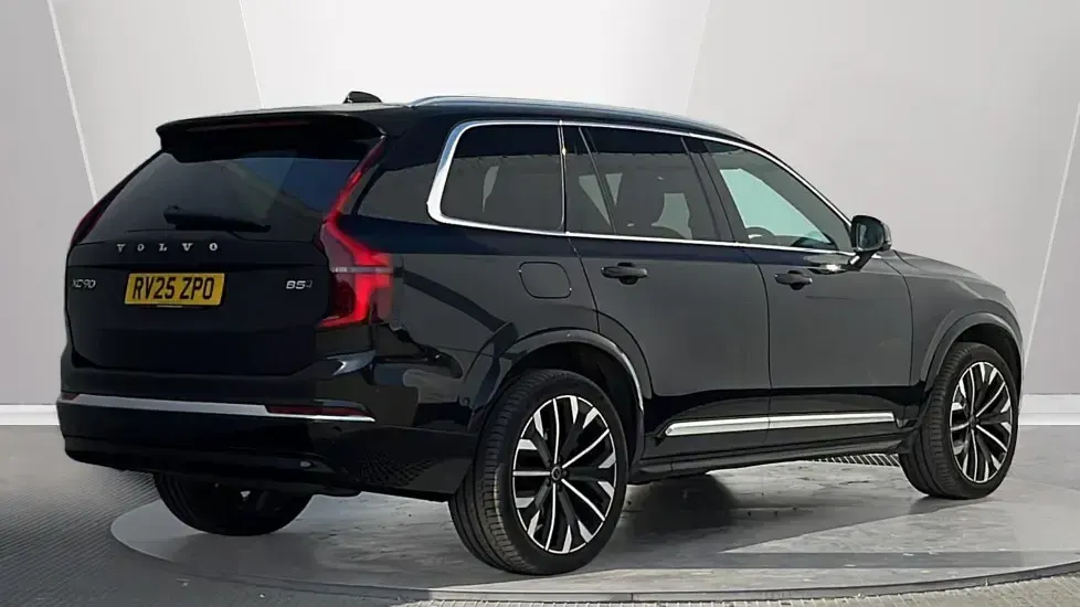 Used Volvo XC90 Core 250 HP (183 kW) 2025 Black SUV