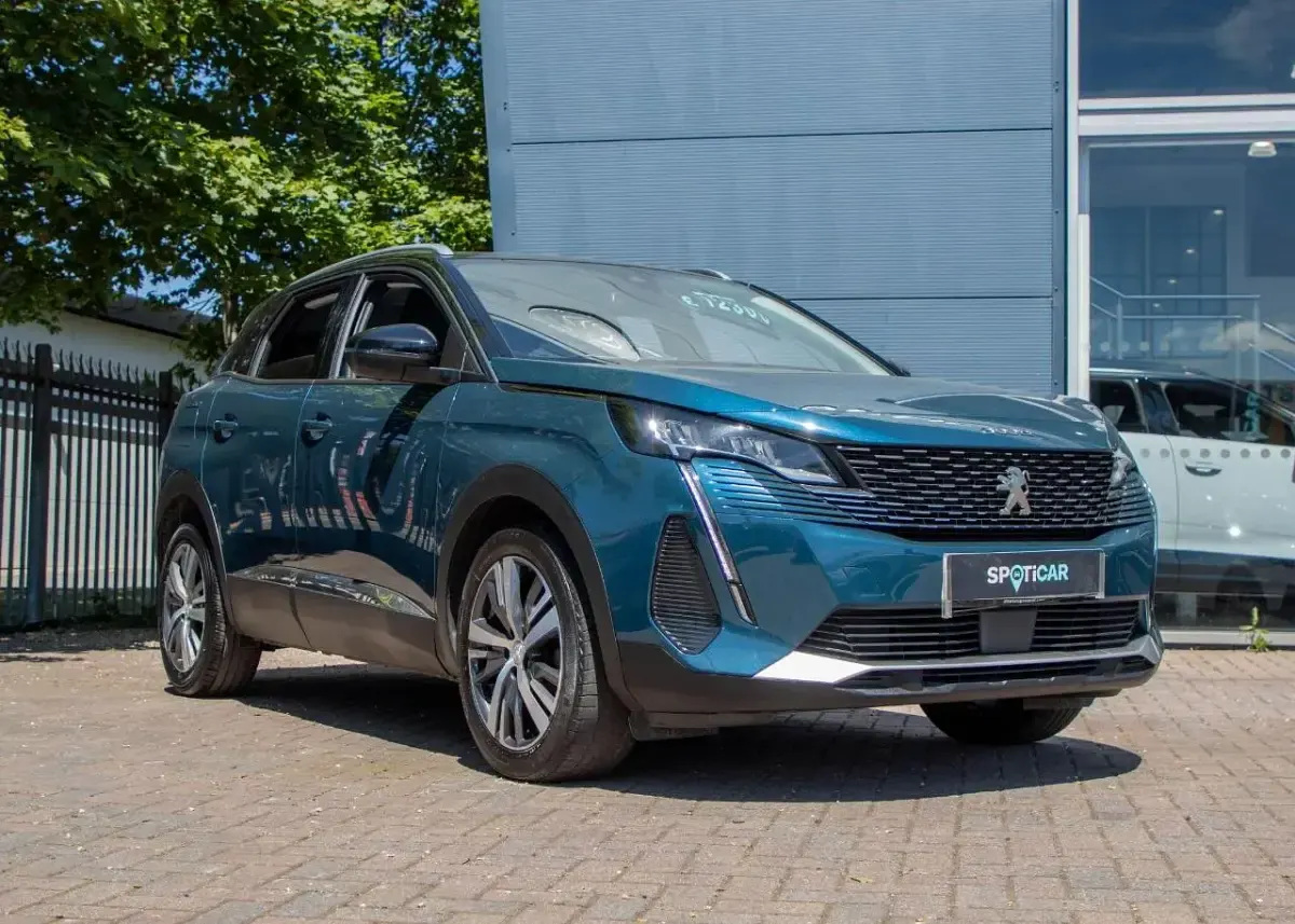 Used Peugeot 3008 Allure+ 129 HP (94 kW) 2022 Blue SUV