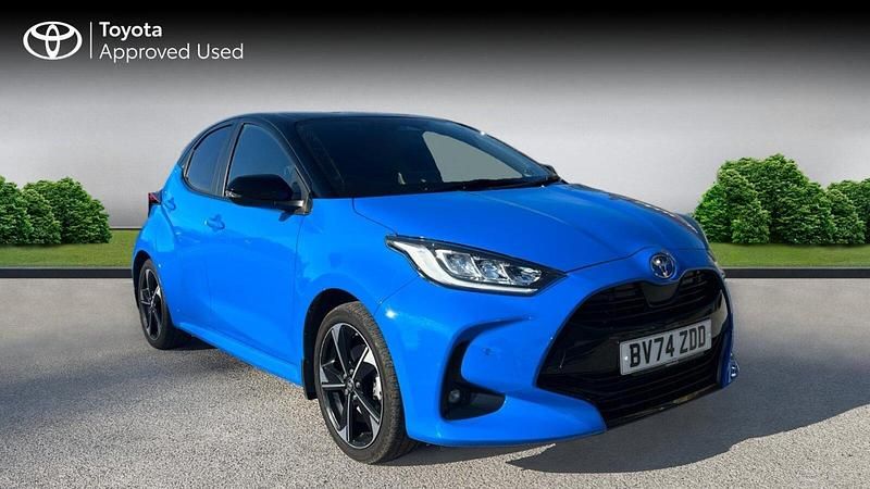 Used Toyota Yaris Hybrid Edition 130 HP (95 kW) 2024 Blue Hatchback