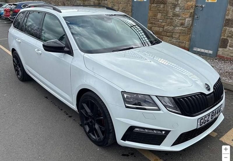 Used Skoda Octavia vRS 184 HP (135 kW) 2017 White Estate