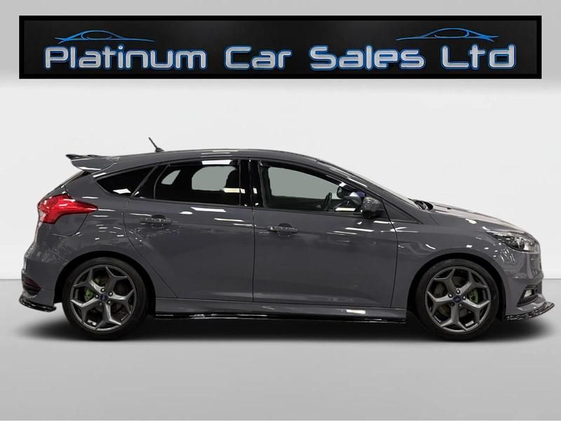Used Ford Focus ST 185 HP (136 kW) 2017 Grey Hatchback