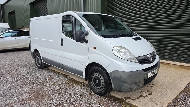 Second-hand Vauxhall Vivaro 115 CP (84 kW) 2014 Alb Monovolum