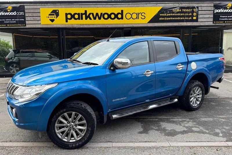 Used Mitsubishi L200 2016 Blue Pickup