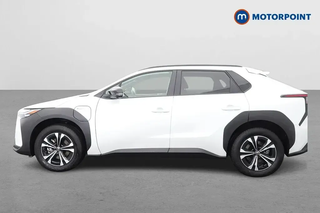 Used Toyota bZ4X 150 kW (204 HP) 2024 White SUV