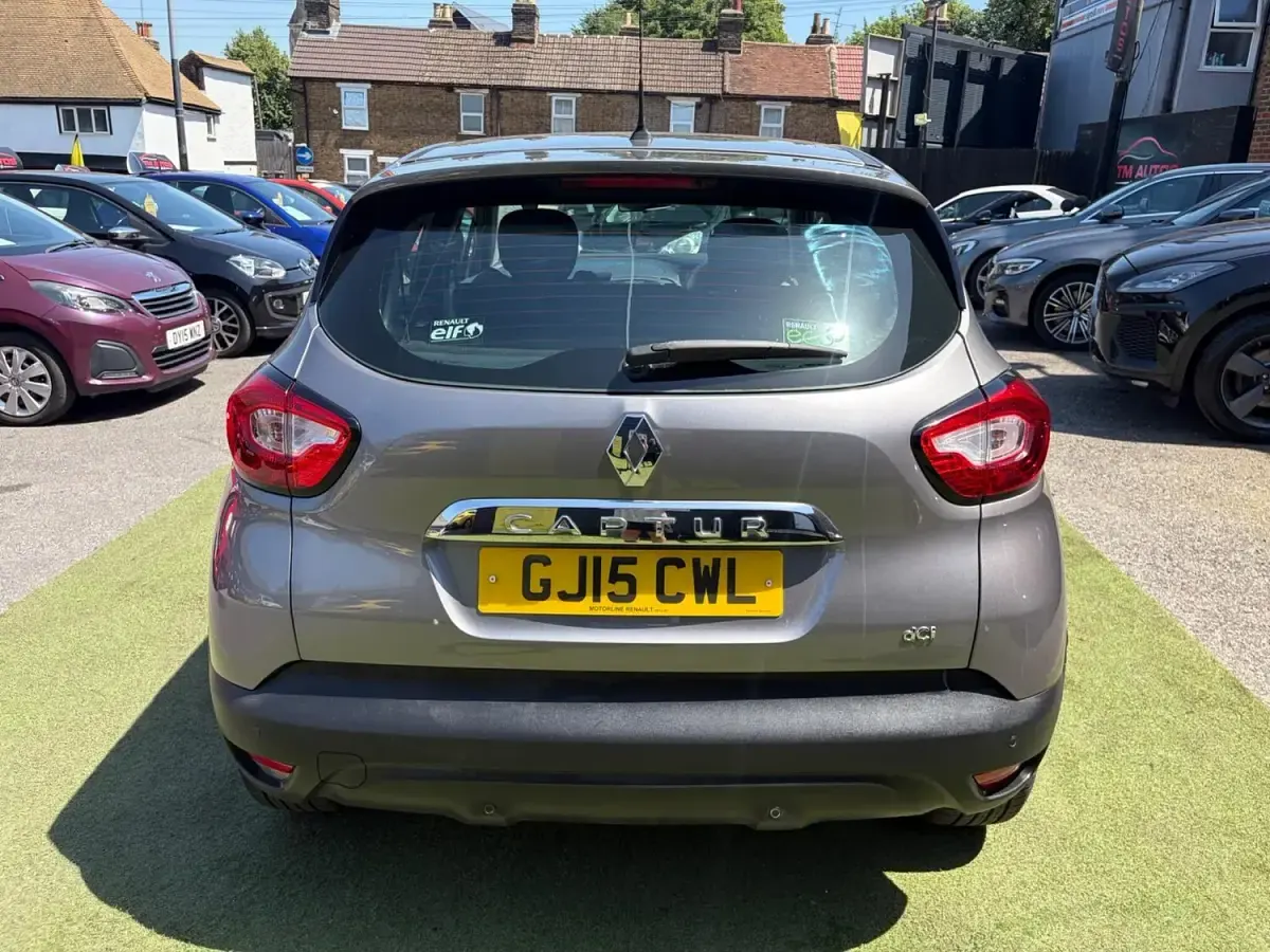 Used Renault Captur Dynamique 90 HP (66 kW) 2015 Grey SUV