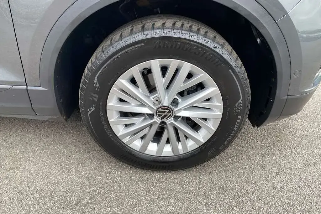 Used VW T-Roc Life 150 HP (110 kW) 2023 Grey SUV