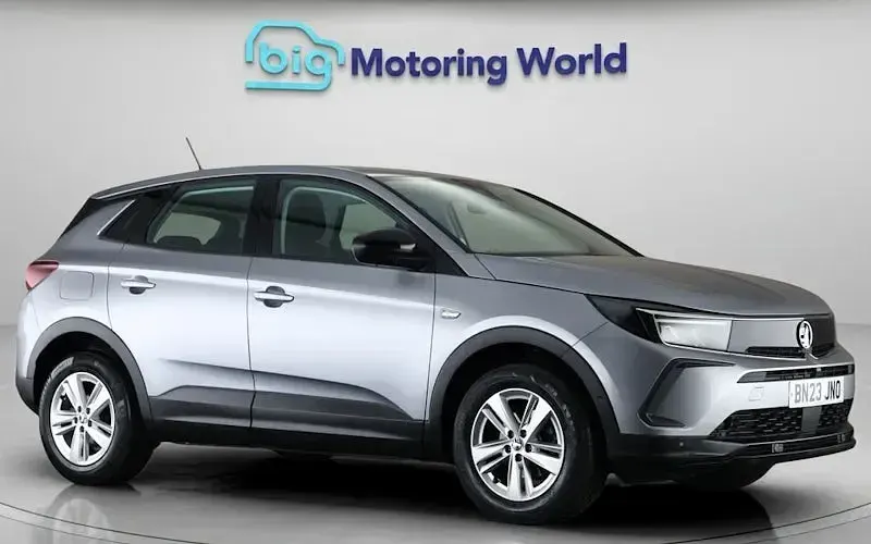Used Vauxhall Grandland X Design Edition 131 HP (96 kW) 2023 SUV