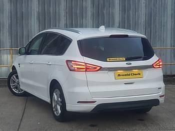 Used Ford S-MAX Titanium 190 HP (139 kW) 2022 White MPV