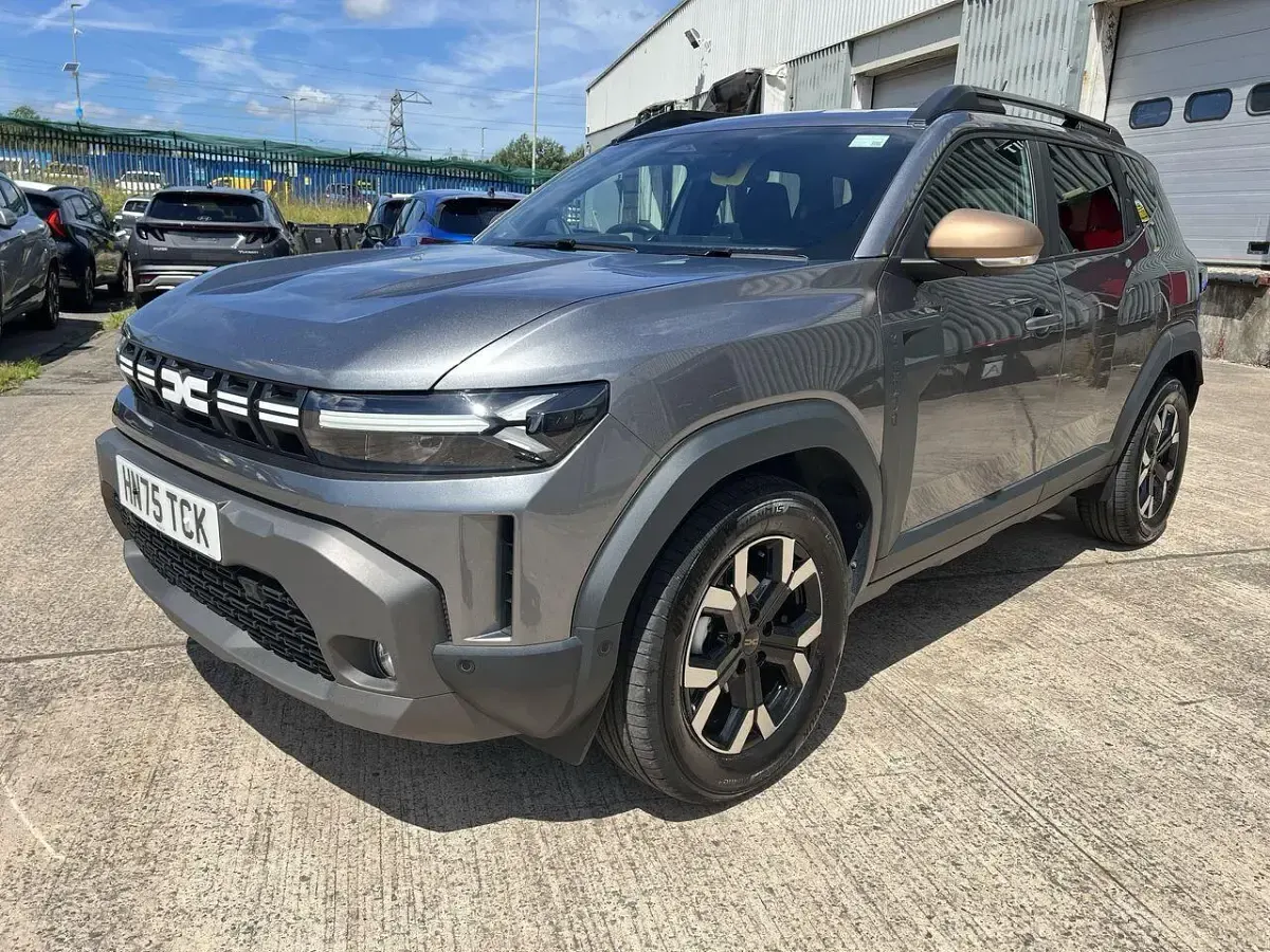 Used Dacia Duster Extreme 128 HP (94 kW) 2025 Grey SUV