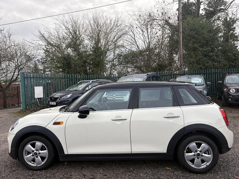 Used Mini Cooper Hatch 136 HP (100 kW) 2015 White Hatchback
