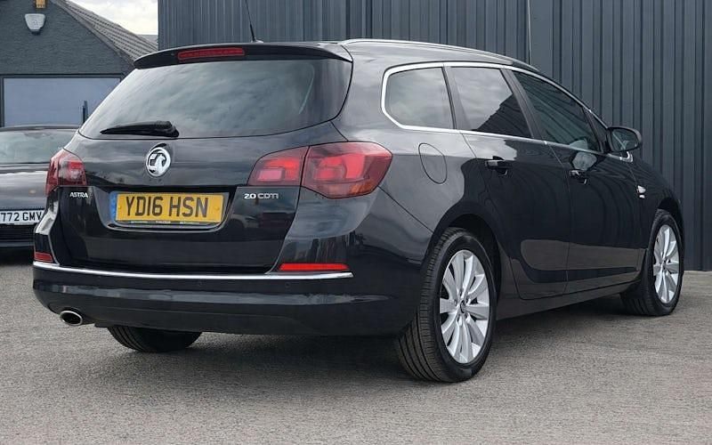 Used Vauxhall Astra Elite 165 HP (121 kW) 2015 Estate