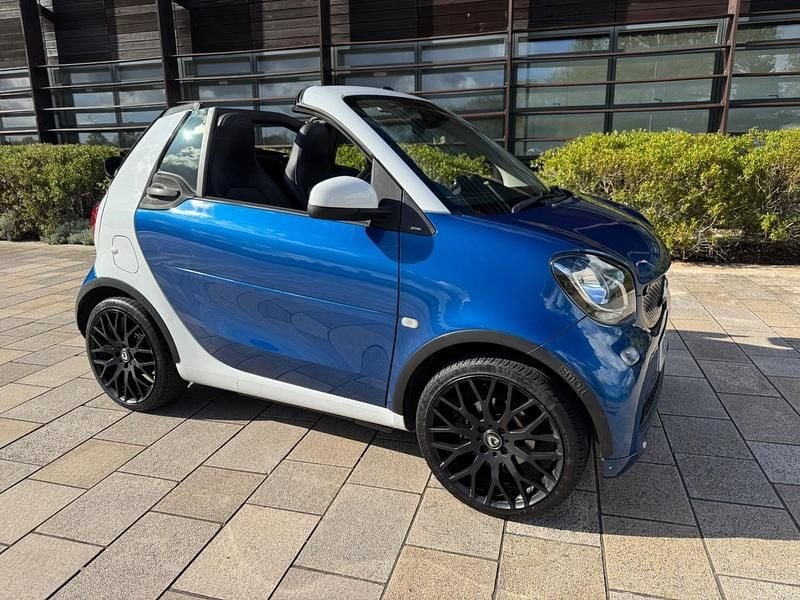 Used Smart ForTwo Cabrio Premium 2018 White Cabriolet