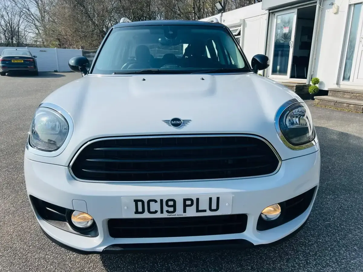 Begagnad Mini Cooper Classic 2019 Vit Halvkombi