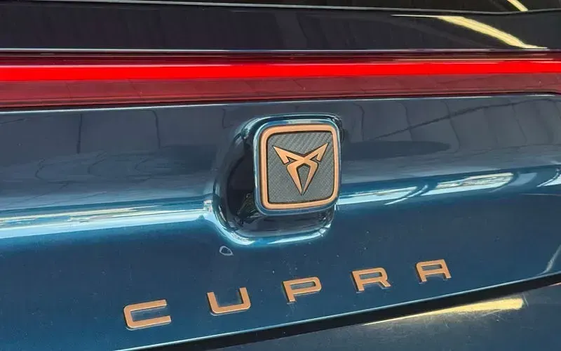 Begagnad Cupra Born e-Boost 169 kW (230 HK) 2024 Halvkombi