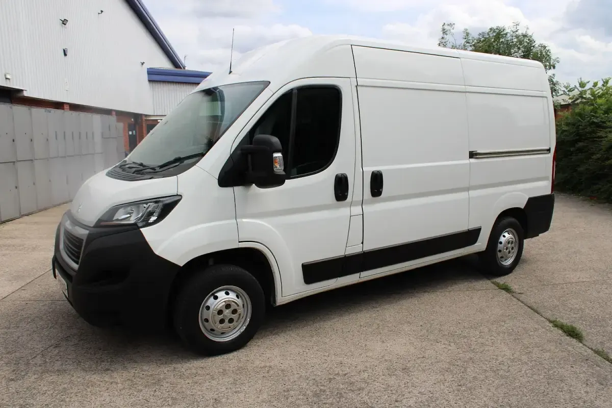Used Peugeot Boxer 130 HP (95 kW) 2019 White Van