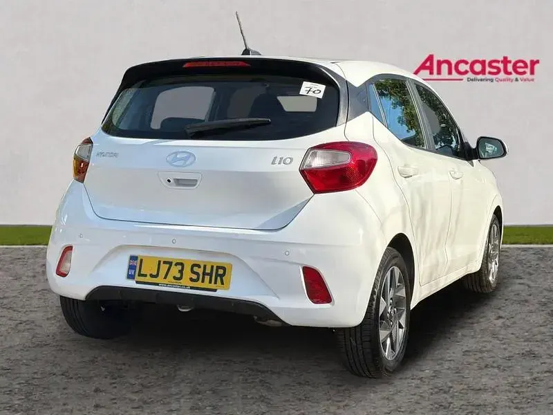 Used Hyundai i10 Advanced 2023 White Hatchback