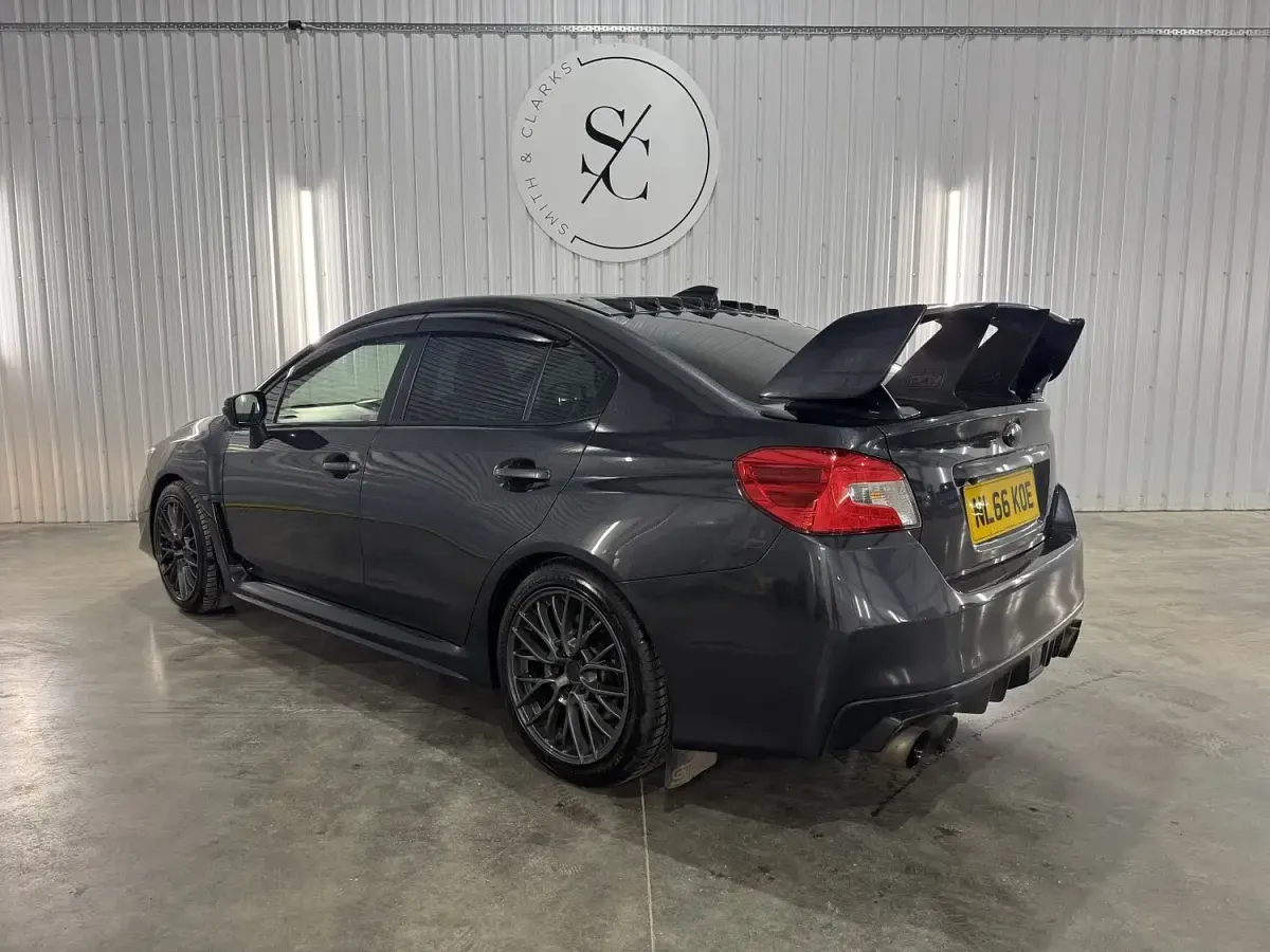 Begagnad Subaru WRX STI 2016 Grå Sedan