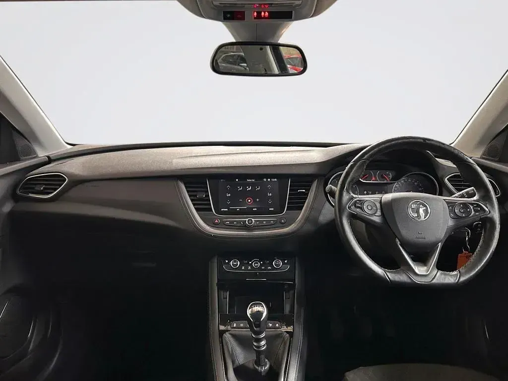 Used Vauxhall Grandland X SRi 130 HP (95 kW) 2020 Black SUV