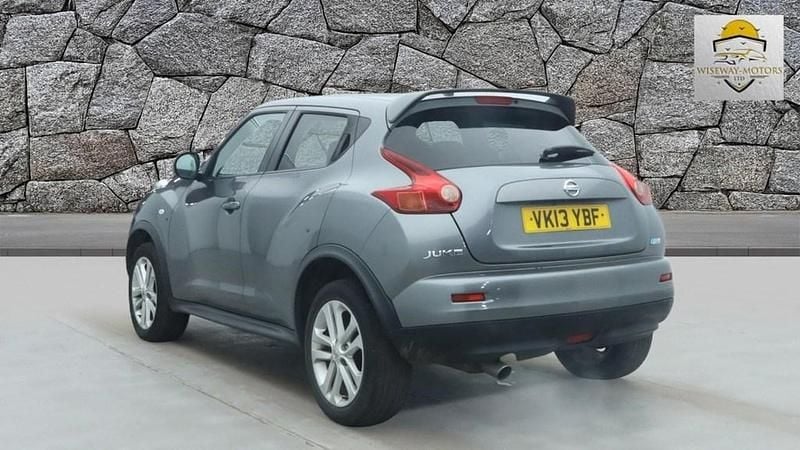 Begagnad Nissan Juke Acenta 110 HK (80 kW) 2013 Grå SUV