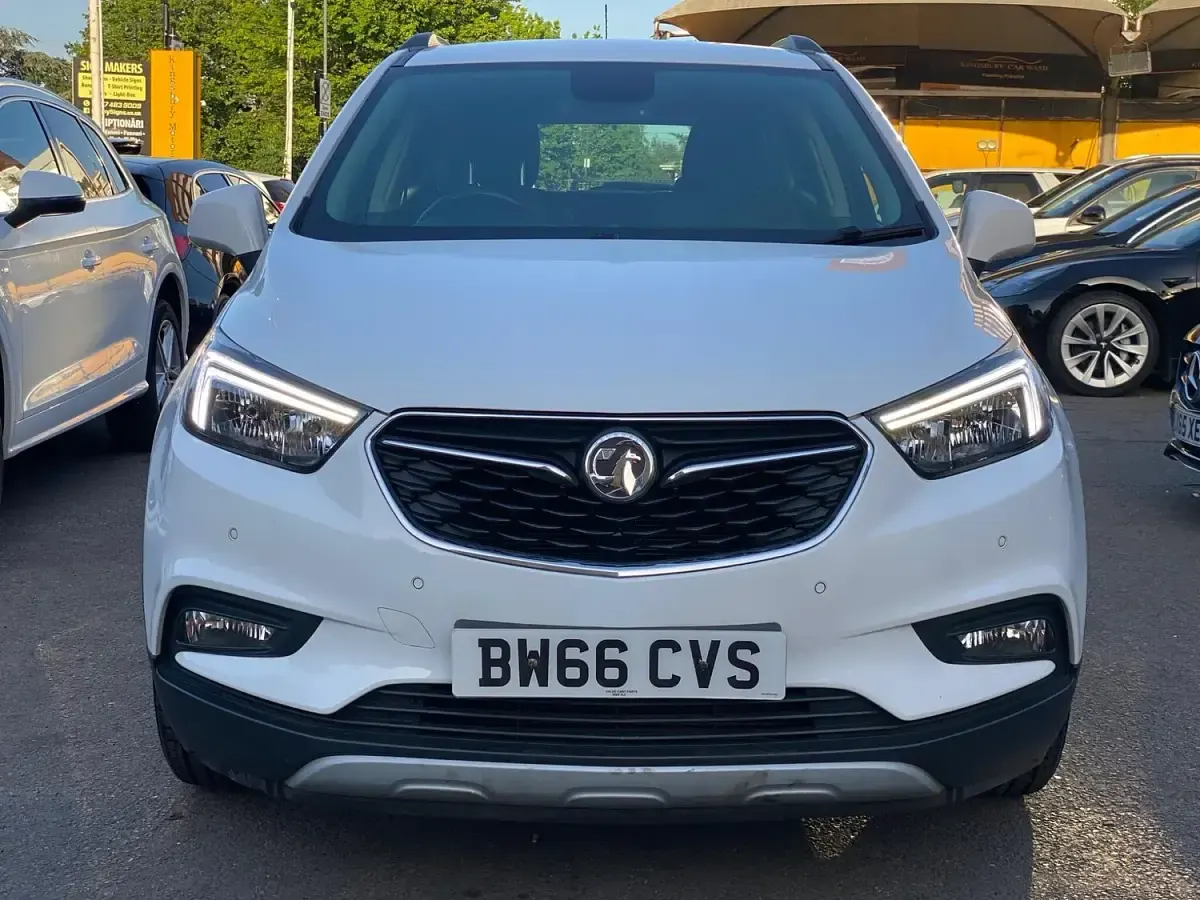 Used Vauxhall Mokka X Active 2016 White SUV