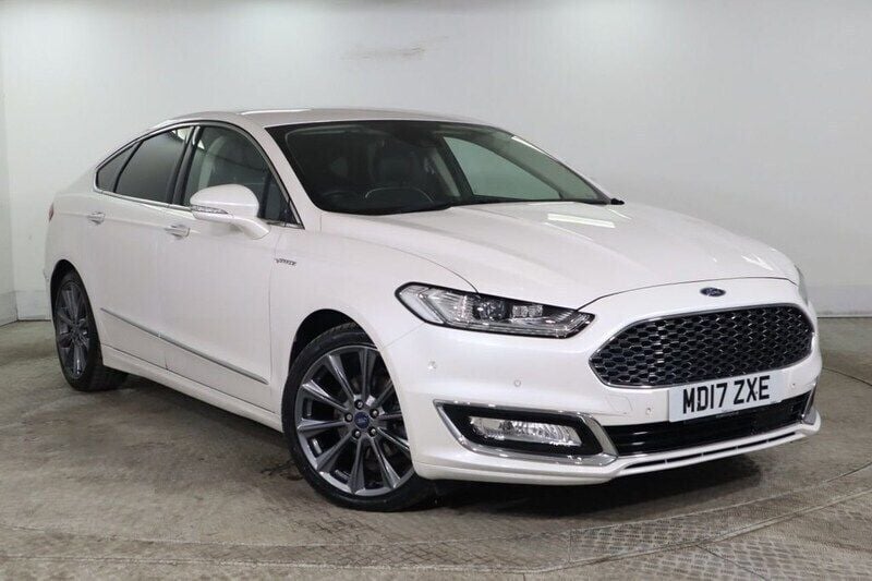 White Used 2017 Ford Mondeo Vignale Hatchback | £10,475 (Fair price) - Image 1/4