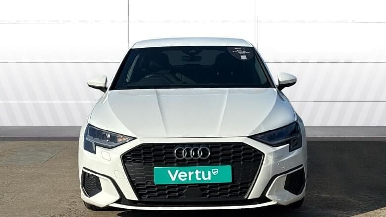 Begagnad Audi A3 Advanced 110 HK (80 kW) 2022 Vit Sedan