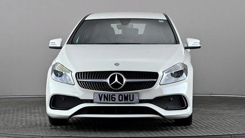 Used Mercedes A180 AMG line 109 HP (80 kW) 2016 White Hatchback