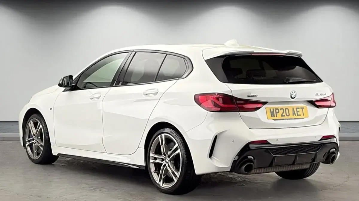 Używany BMW M135 Comfort Edition 306 KM (225 kW) 2020 Biały Hatchback