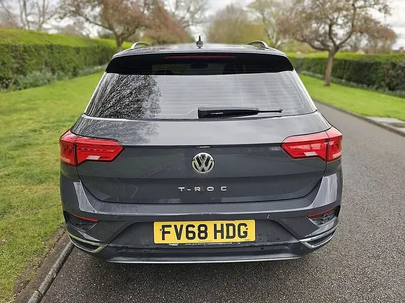 Used VW T-Roc SE 115 HP (84 kW) 2018 Grey SUV