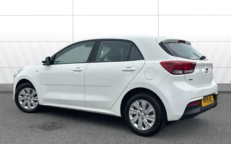 Used Kia Rio 84 HP (61 kW) 2019 White Hatchback