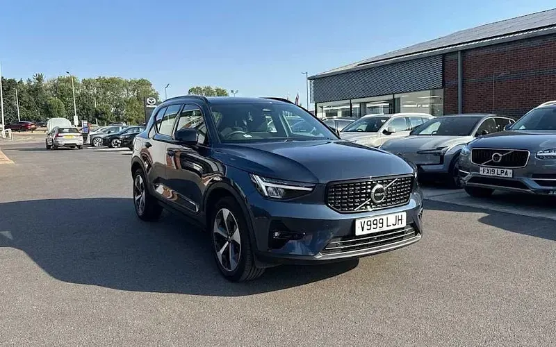 Used Volvo XC40 Plus 163 HP (119 kW) 2027 SUV