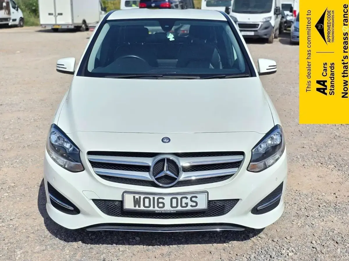 Used Mercedes B180 Executive 109 HP (80 kW) 2016 White Hatchback