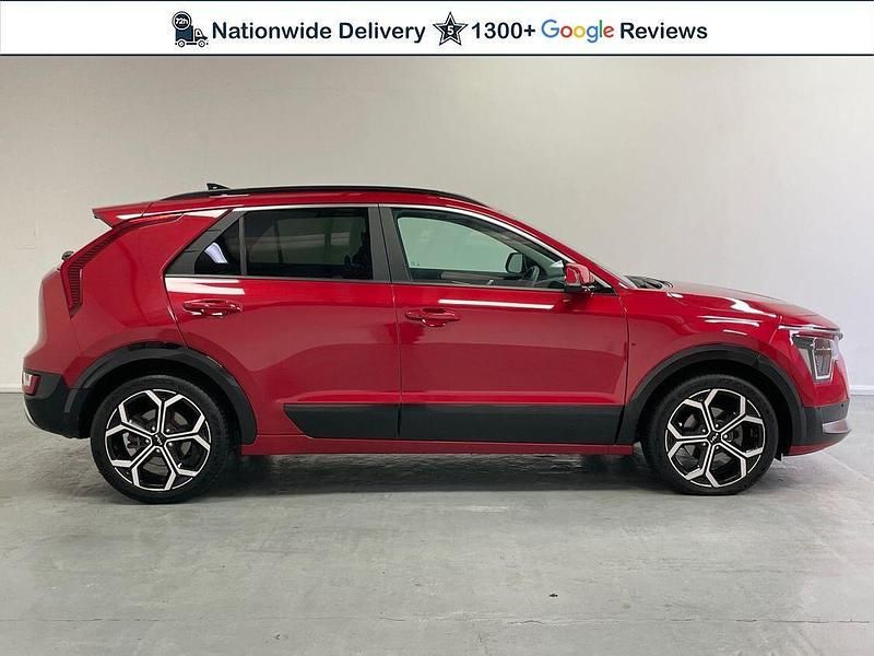 Used Kia Niro 2024 Red SUV